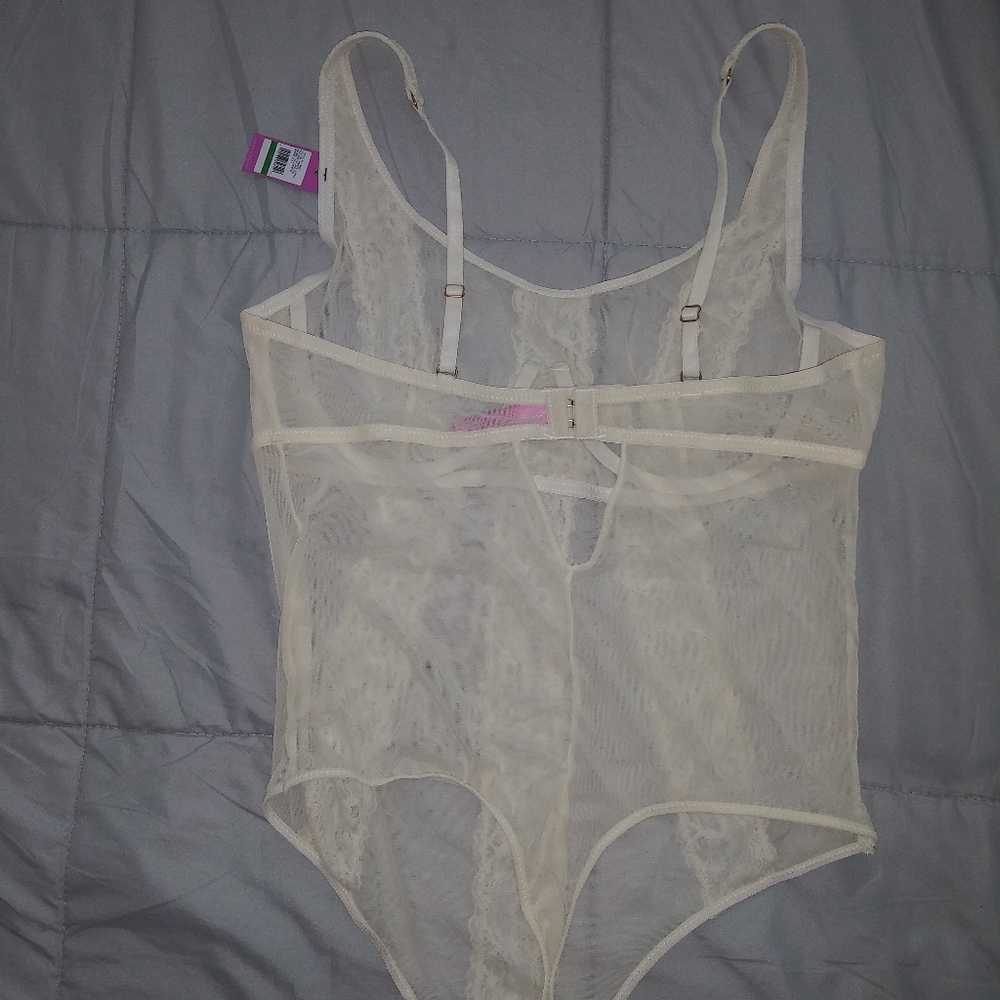 Underwrite Bodysuit - Picture 2 of 6